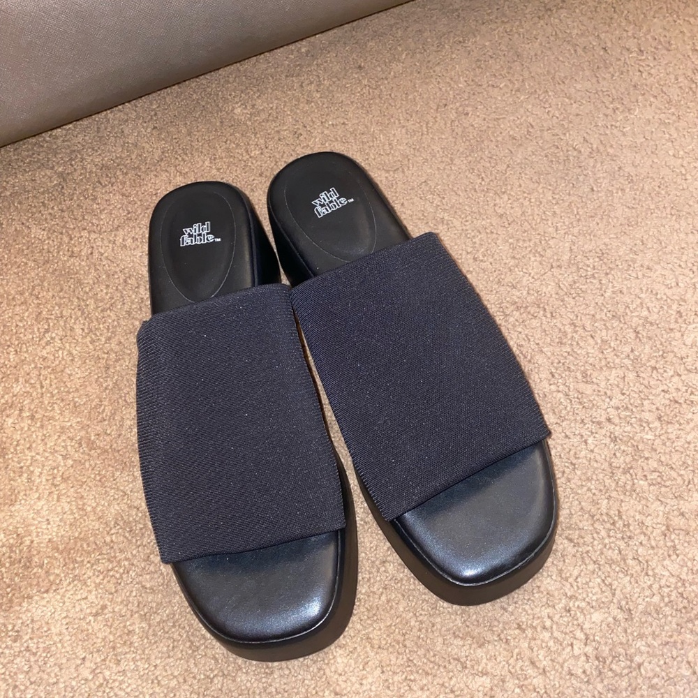 Wild fable slip on sandals(NEVER WORN)